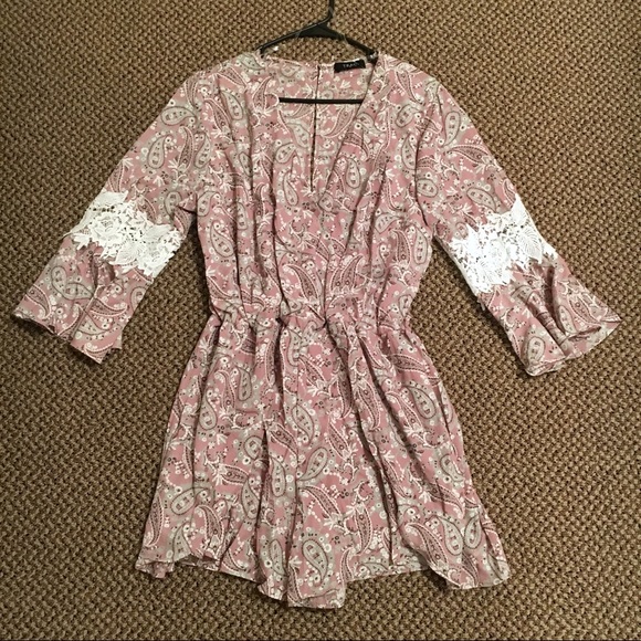 Plus Size Mauve & Floral Crochet Sleeves Surplice - Picture 1 of 7